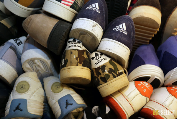 image of wholesale closeout used brand name sneakers